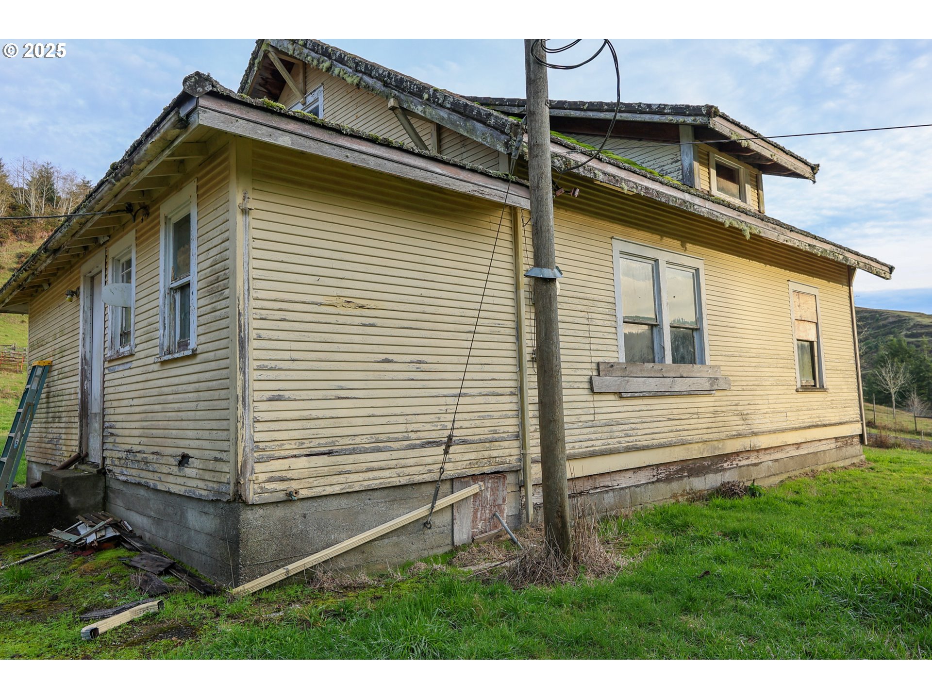 96312 Shutters Creek Road North Bend, OR 97459 - Photo 17 of 26