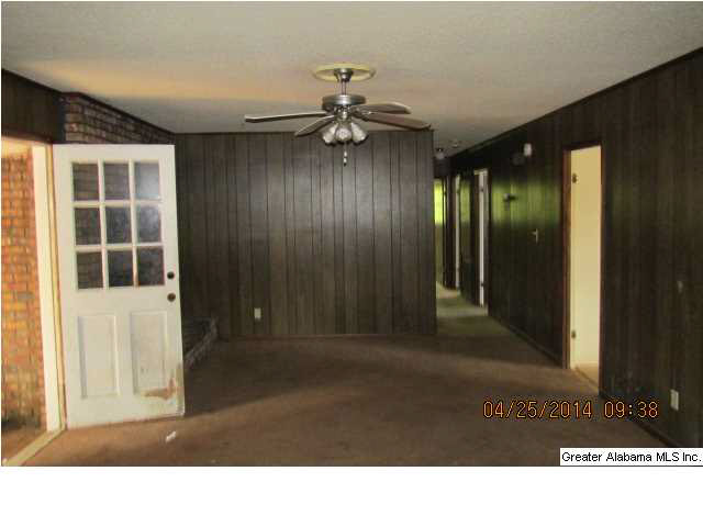 102 Carriage Road Anniston, AL 36206 - Photo 2 of 10