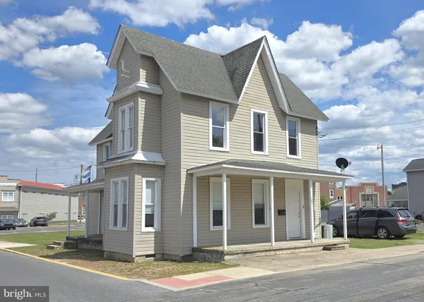 $1,900 | 10 Dorman Street, Unit B, Harrington, DE 19952