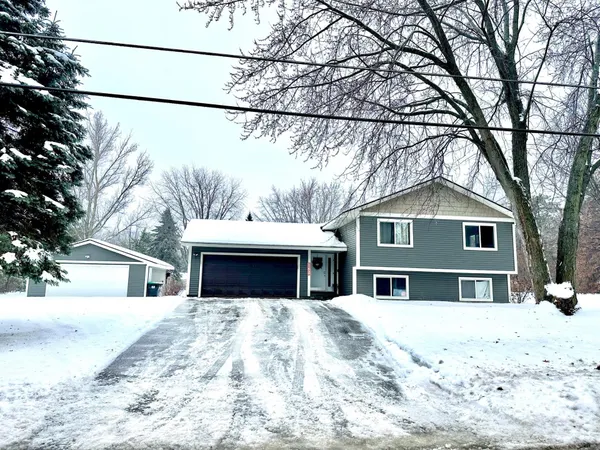 $340,000 | 762 Oak Lane, Circle Pines, MN 55014