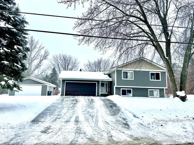 $349,900 | 762 Oak Lane, Circle Pines, MN 55014