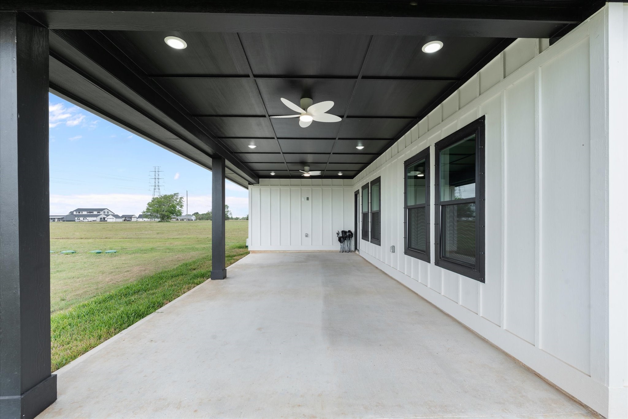 447 Sunset Trail Angleton, TX 77515 - Photo 31 of 41 covered patio