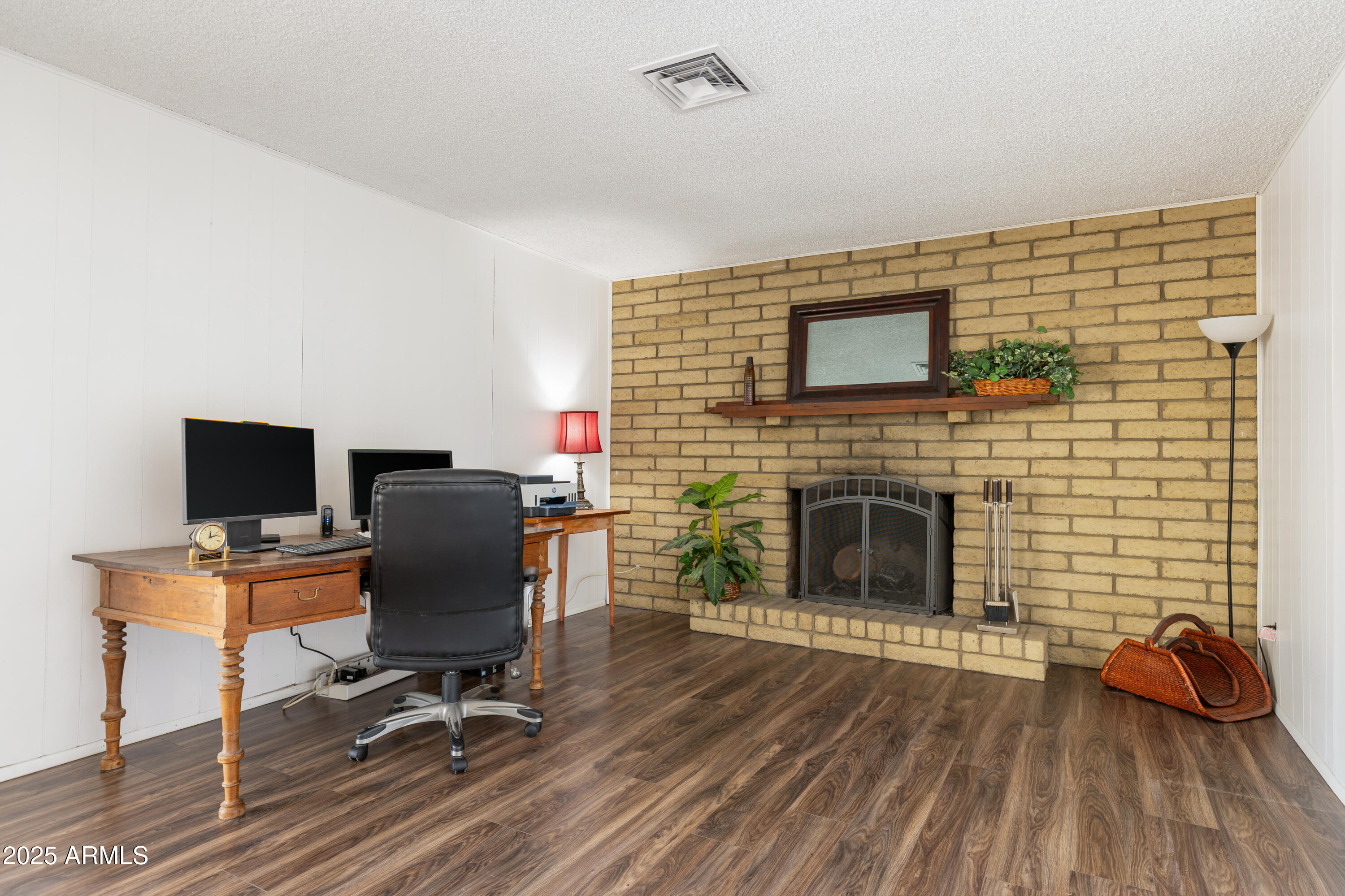 2136 West Sharon Avenue Phoenix, AZ 85029 - Photo 6 of 28 AS_Kyle Gere - 021