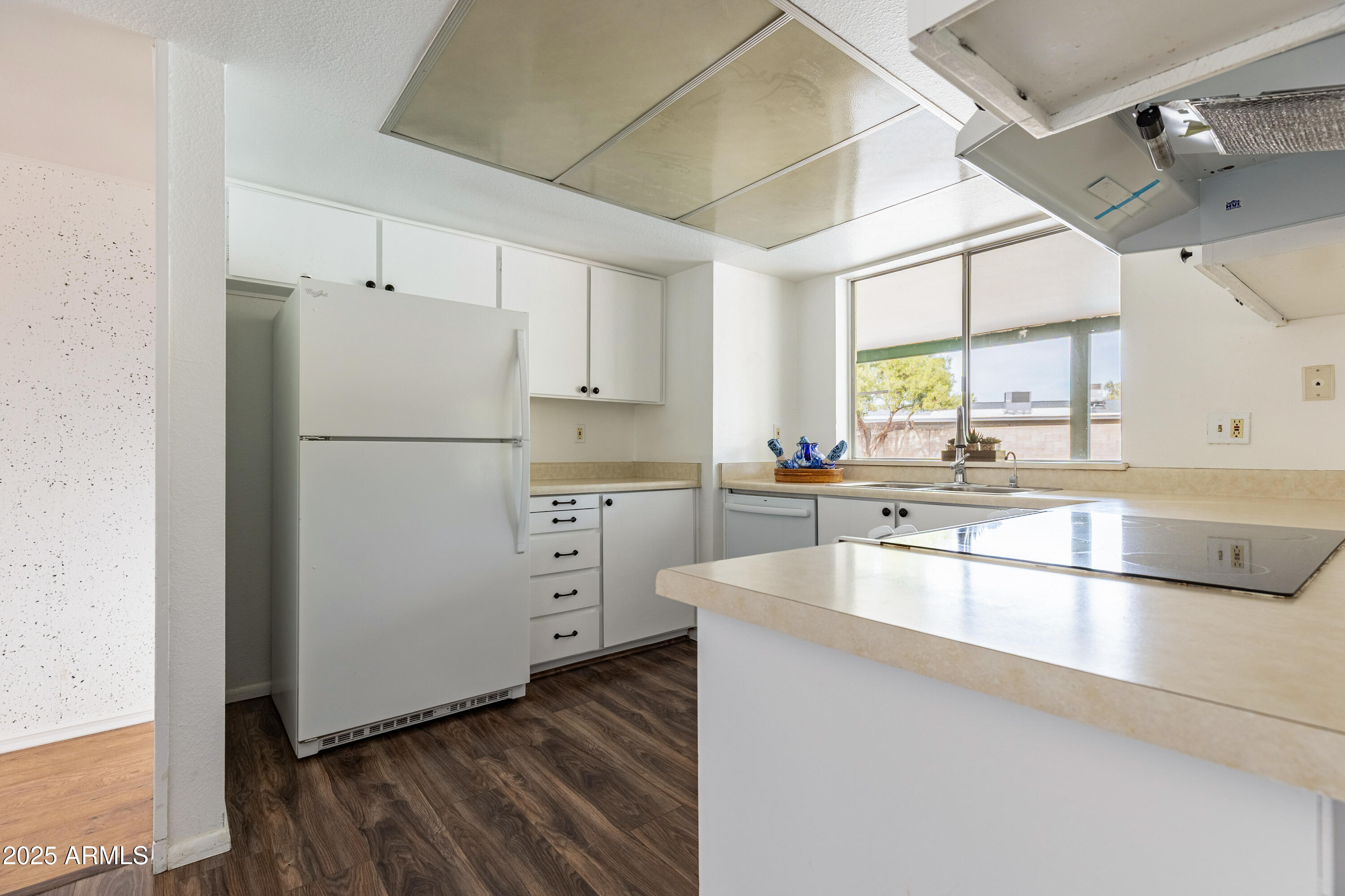 2136 West Sharon Avenue Phoenix, AZ 85029 - Photo 8 of 28 AS_Kyle Gere - 002