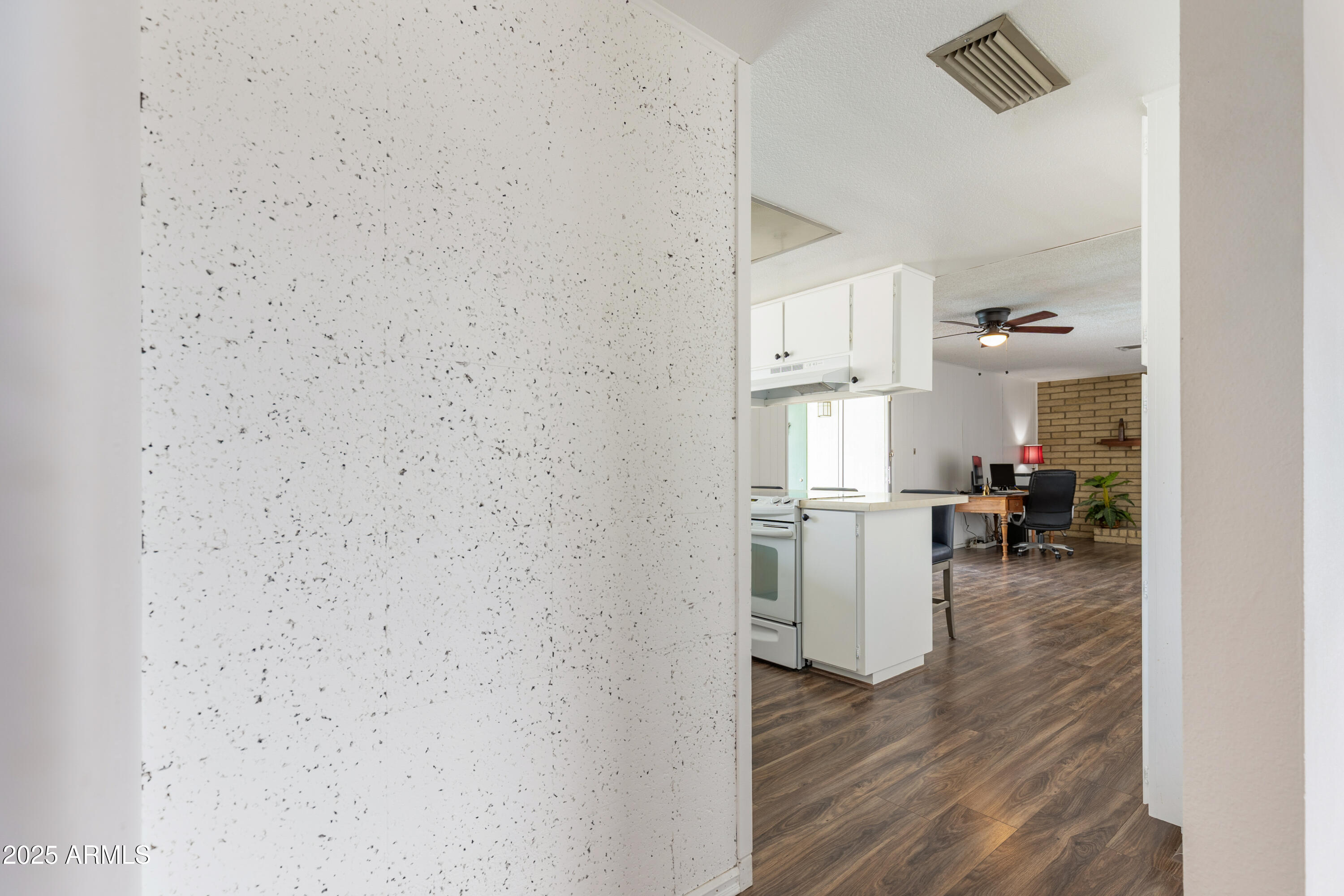 2136 West Sharon Avenue Phoenix, AZ 85029 - Photo 10 of 28 AS_Kyle Gere - 010