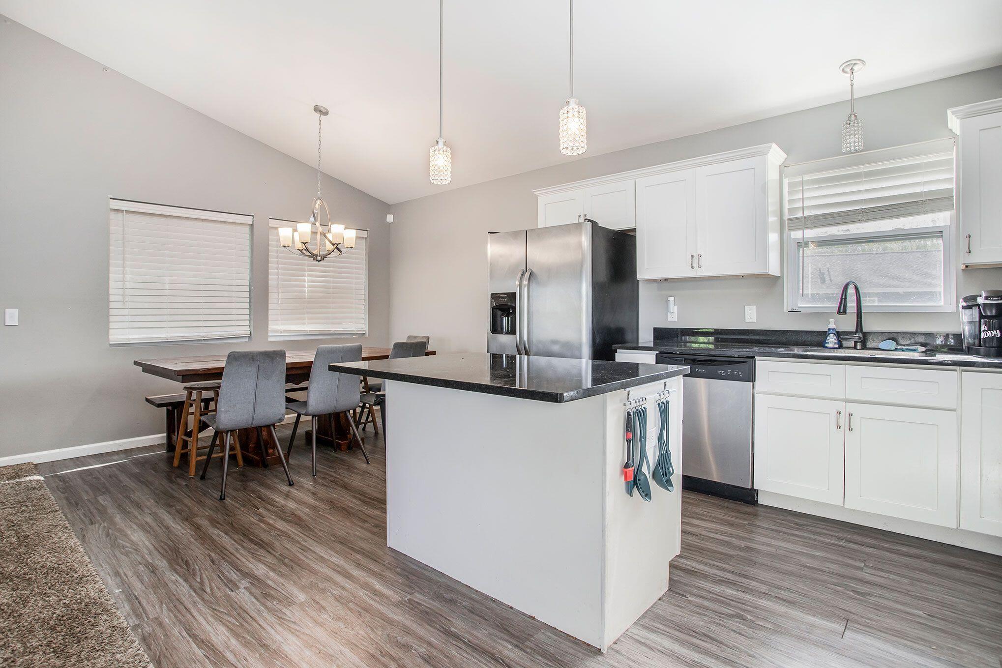 71300 Ilean Road Edwardsburg, MI 49112 - Photo 4 of 19 13