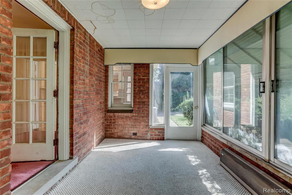 1041 Yorkshire Road Grosse Pointe Park, MI 48230 - Photo 13 of 35