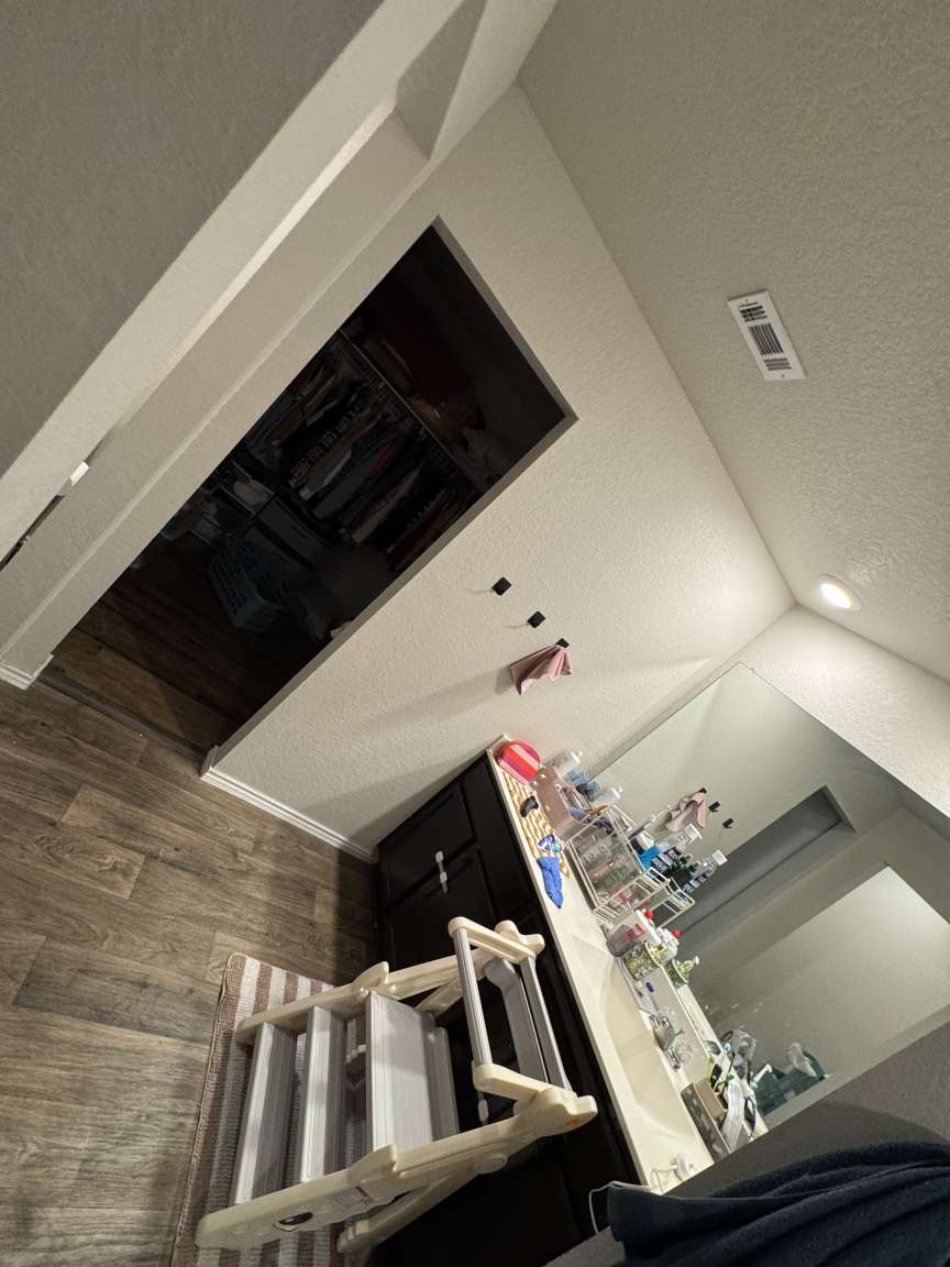 6320 Diamondleaf Bend Austin, TX 78724 - Photo 10 of 11 a view of an entryway