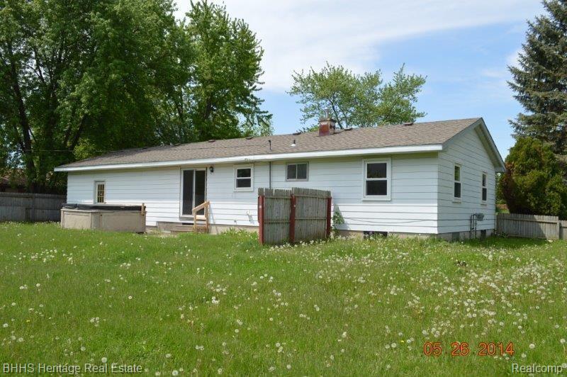 1866 Byron Road Howell, MI 48855 - Photo 2 of 28 38179.jpg