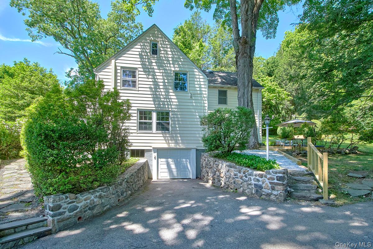 21 Campfire Road Chappaqua, NY 10514 - Photo 2 of 29