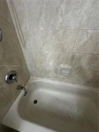 $2,400 | 2812 Southeast 16th Avenue, Unit 121, Homestead, FL 33035