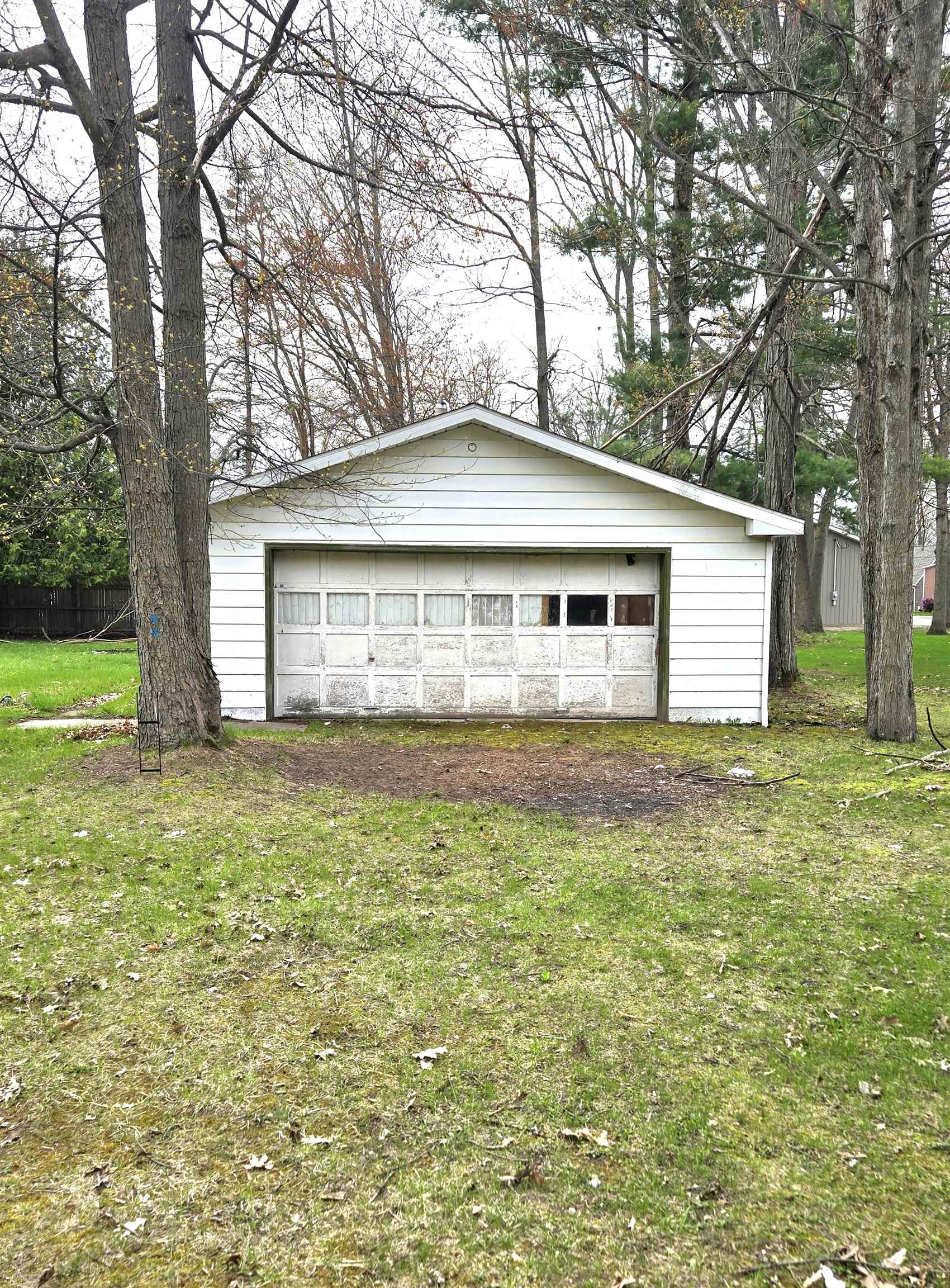 4110 Bayview Road Beaverton, MI 48612 - Photo 1 of 10