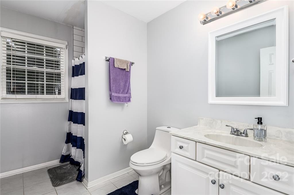 2115 Robinson Road Newton, NC 28658 - Photo 17 of 37 Gallery Image 17