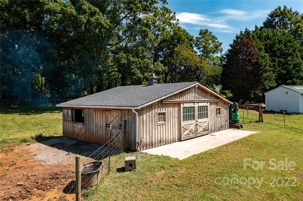 2115 Robinson Road Newton, NC 28658 - Photo 28 of 37 Gallery Image 28