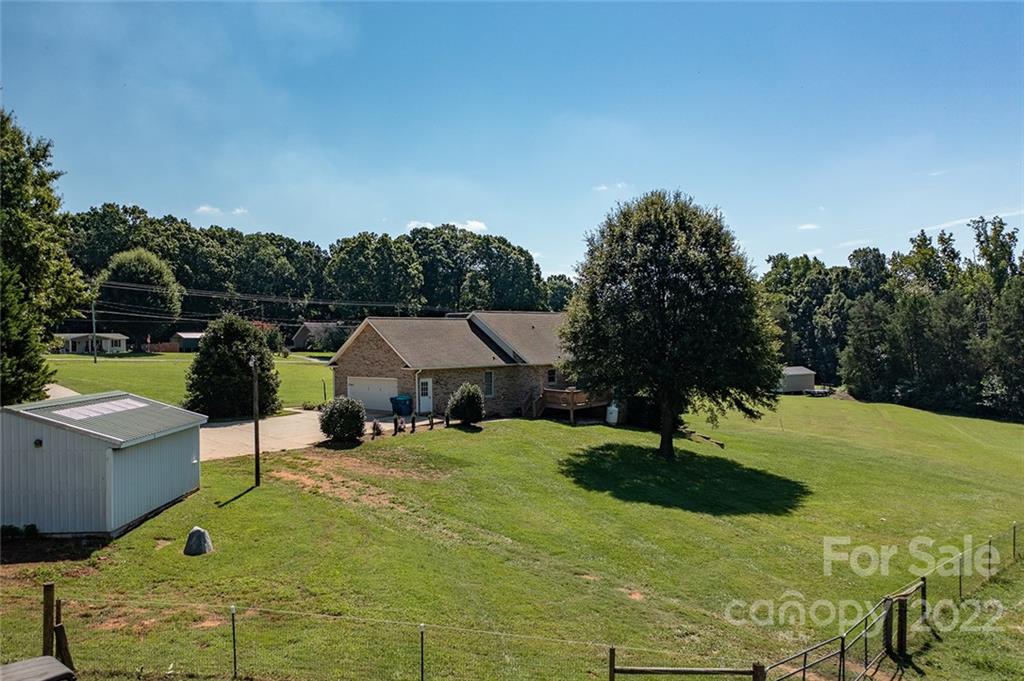 2115 Robinson Road Newton, NC 28658 - Photo 30 of 37 Gallery Image 30