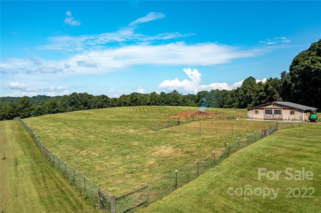 2115 Robinson Road Newton, NC 28658 - Photo 32 of 37 Gallery Image 32