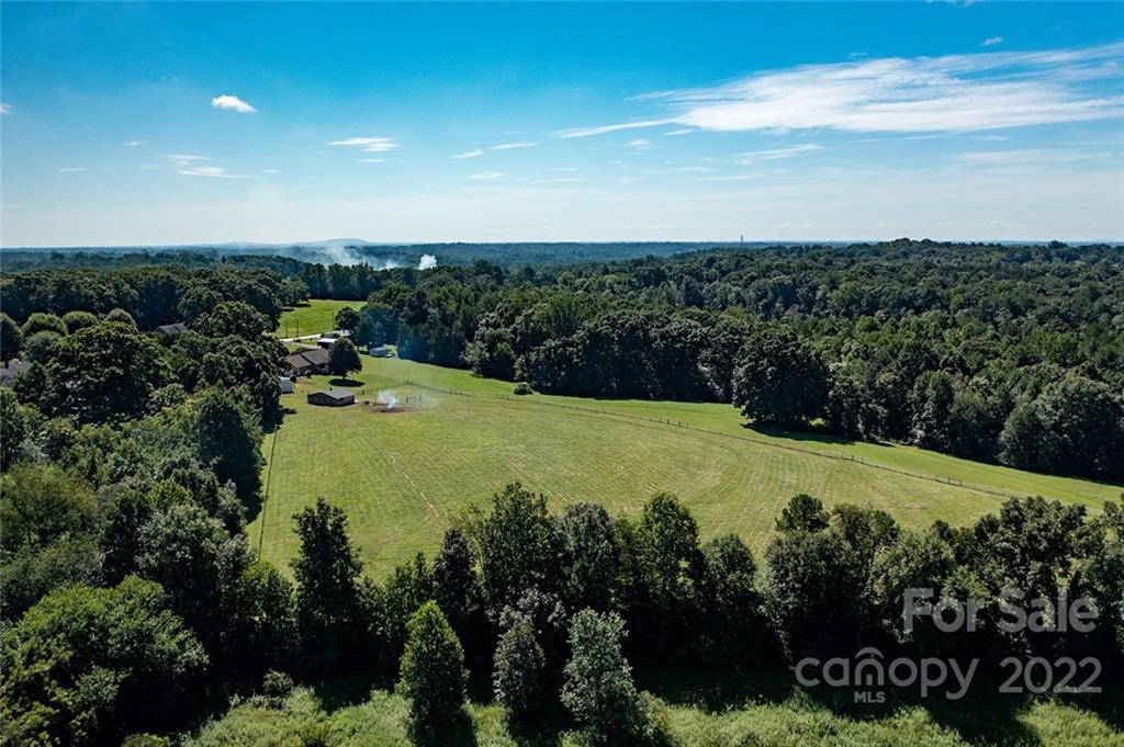 2115 Robinson Road Newton, NC 28658 - Photo 34 of 37 Gallery Image 34