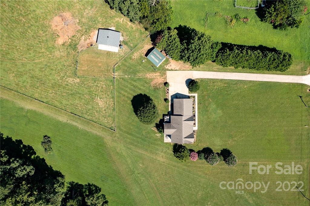 2115 Robinson Road Newton, NC 28658 - Photo 36 of 37 Gallery Image 36