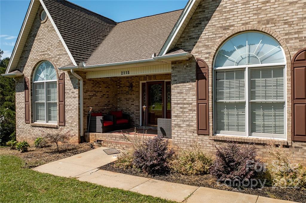2115 Robinson Road Newton, NC 28658 - Photo 4 of 37 Gallery Image 4