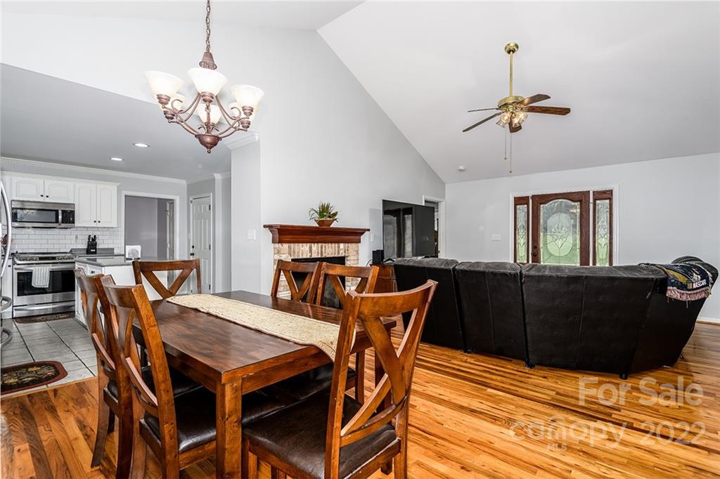 2115 Robinson Road Newton, NC 28658 - Photo 8 of 37 Gallery Image 8
