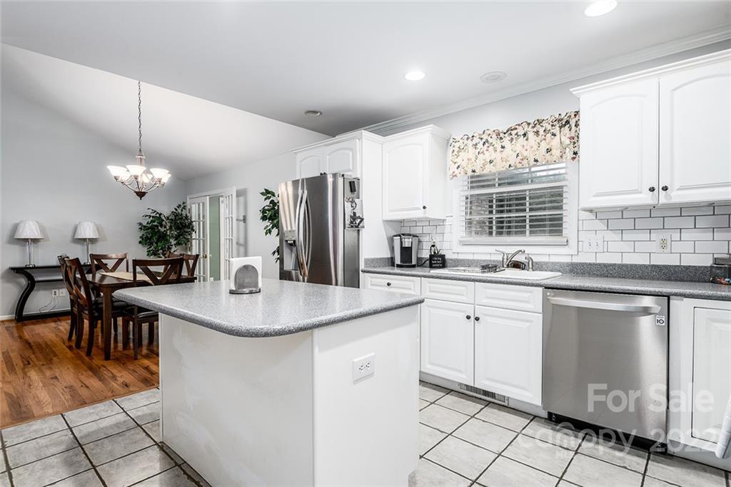 2115 Robinson Road Newton, NC 28658 - Photo 10 of 37 Gallery Image 10