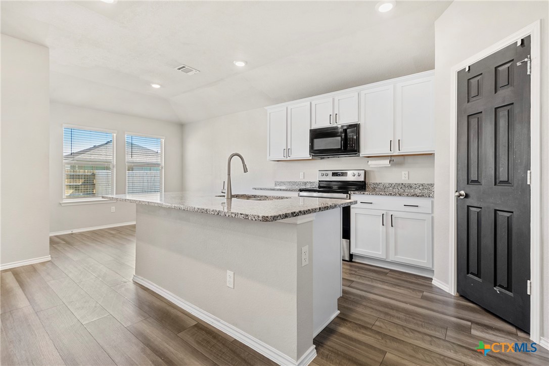8516 Cantera Rdg Road Temple, TX 76502 - Photo 11 of 36 Kitchen