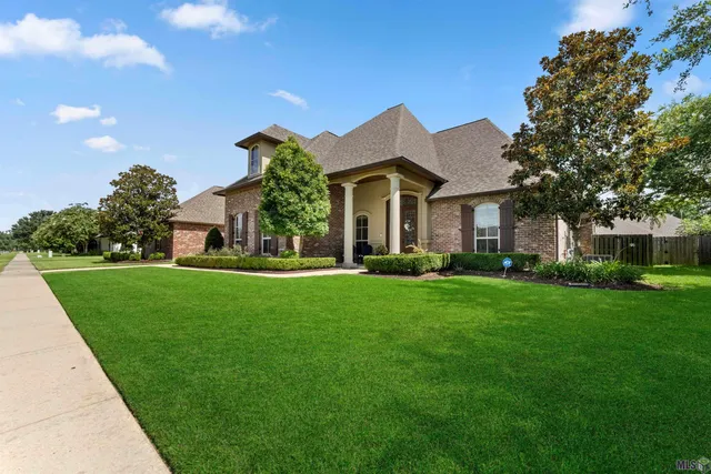 $560,000 | 36516 Oak Park Avenue, Prairieville, LA 70769