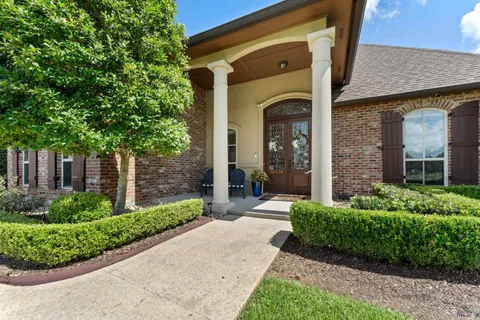 $560,000 | 36516 Oak Park Avenue, Prairieville, LA 70769