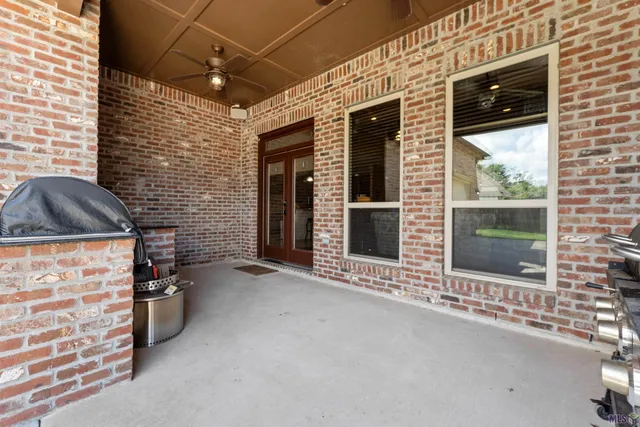 $560,000 | 36516 Oak Park Avenue, Prairieville, LA 70769