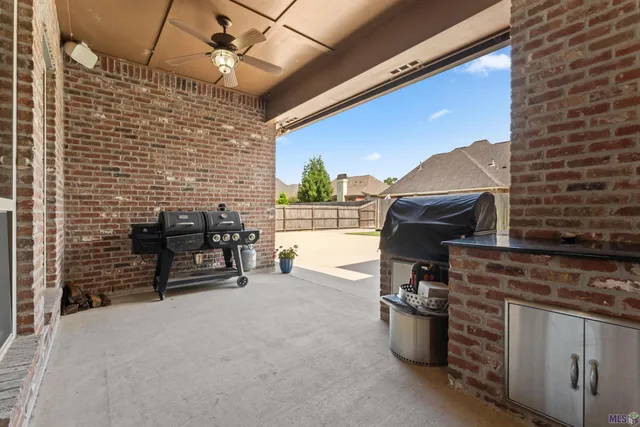 $560,000 | 36516 Oak Park Avenue, Prairieville, LA 70769