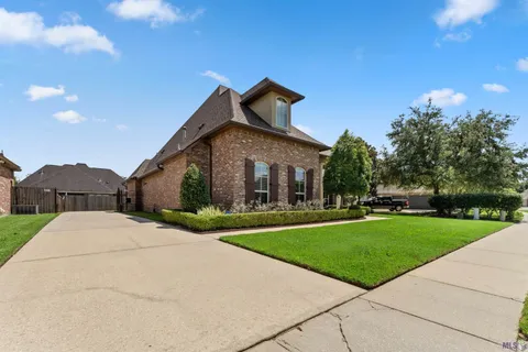 $560,000 | 36516 Oak Park Avenue, Prairieville, LA 70769