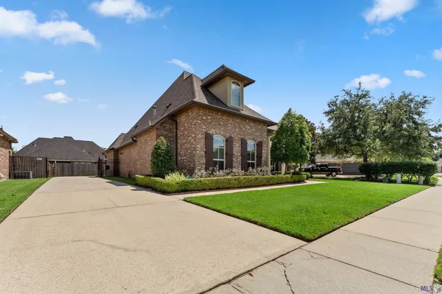 $560,000 | 36516 Oak Park Avenue, Prairieville, LA 70769