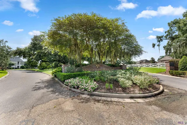 $560,000 | 36516 Oak Park Avenue, Prairieville, LA 70769