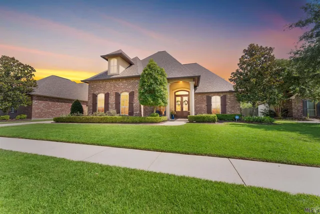 $560,000 | 36516 Oak Park Avenue, Prairieville, LA 70769