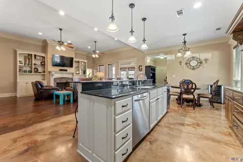 $560,000 | 36516 Oak Park Avenue, Prairieville, LA 70769