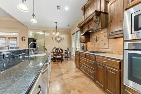 $560,000 | 36516 Oak Park Avenue, Prairieville, LA 70769