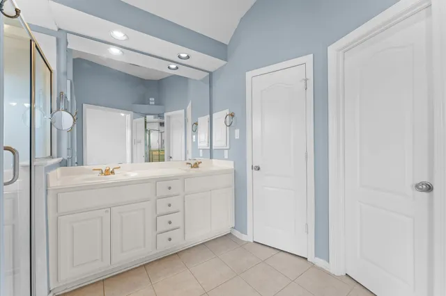 $264,900 | 2411 Clippers Square, Houston, TX 77058