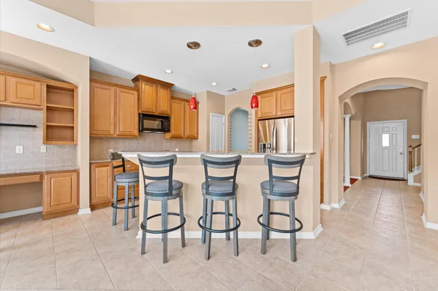 $264,900 | 2411 Clippers Square, Houston, TX 77058