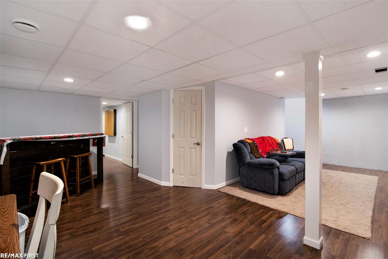 52137 Rivard Road New Baltimore, MI 48047 - Photo 20 of 27 31374699-19.JPG