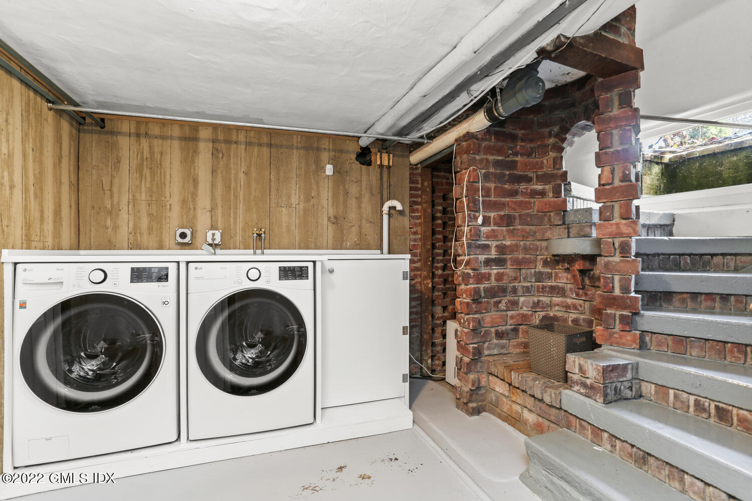 84 Meadow Road Riverside, CT 06878 - Photo 29 of 35 a utility room with dryer and washer
