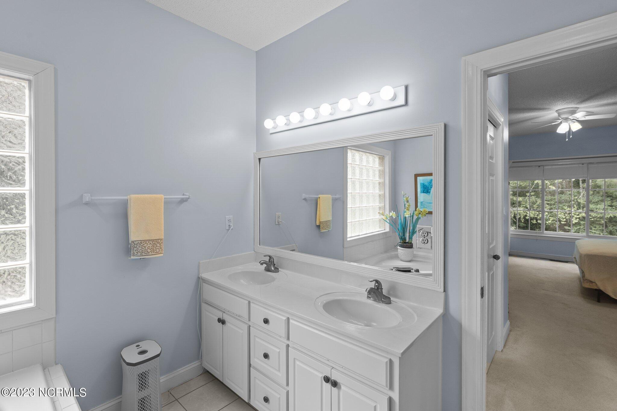 136 Geneva Road New Bern, NC 28562 - Photo 19 of 48 Primary Bath