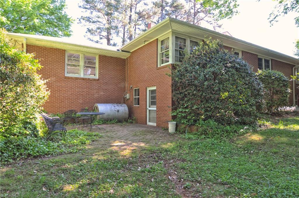 377 Arnold Road Lexington, NC 27295 - Photo 6 of 28 Gallery Image 6