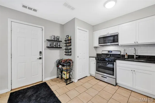 $169,900 | 3426 Nebraska Avenue, St. Louis, MO 63118