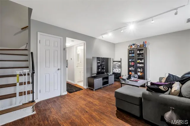 $169,900 | 3426 Nebraska Avenue, St. Louis, MO 63118