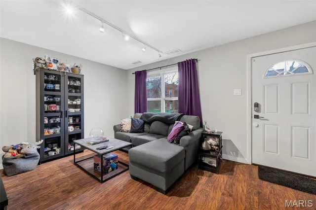 $169,900 | 3426 Nebraska Avenue, St. Louis, MO 63118