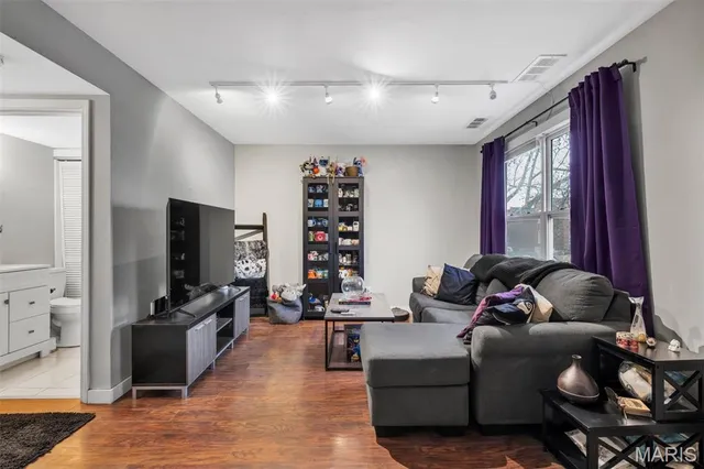 $169,900 | 3426 Nebraska Avenue, St. Louis, MO 63118