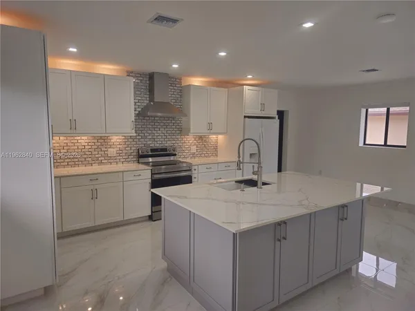 $2,600 | 26720 Southwest 203rd Avenue, Homestead, FL 33031