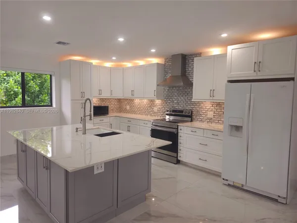 $2,600 | 26720 Southwest 203rd Avenue, Homestead, FL 33031