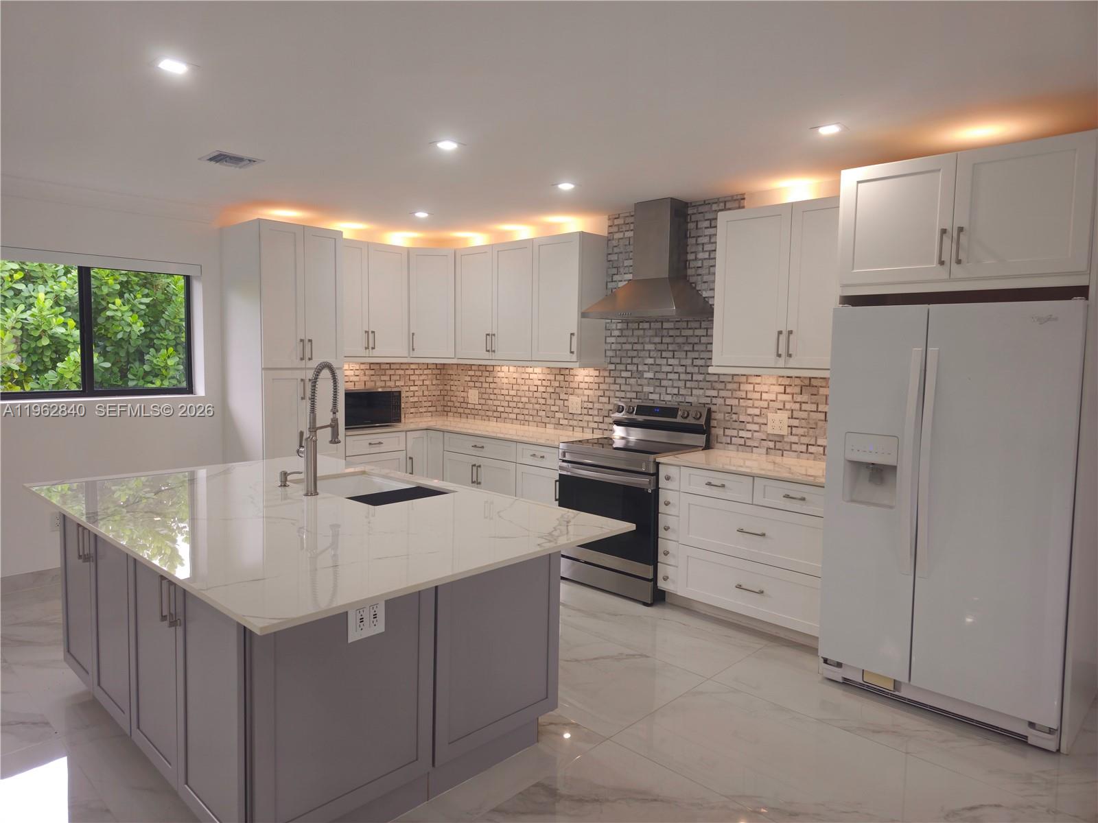 26720 Southwest 203rd Avenue Homestead, FL 33031 - Photo 4 of 11