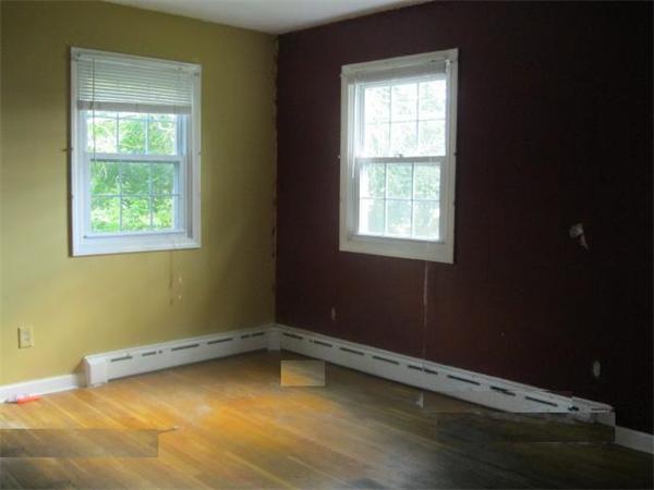 435 Aetna Street Fall River, MA 02721 - Photo 3 of 6 Gallery Image 3